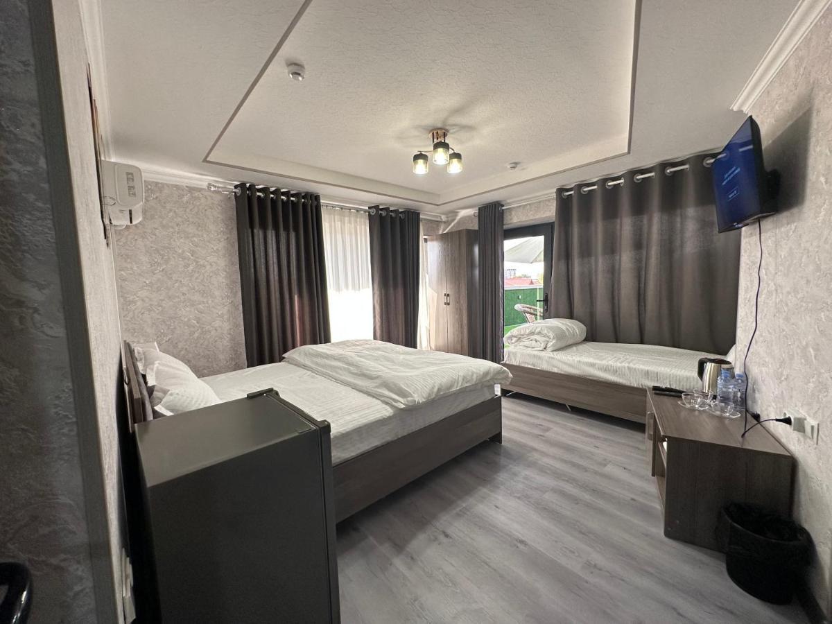 Byond Hotel & Hostel Tashkent Esterno foto