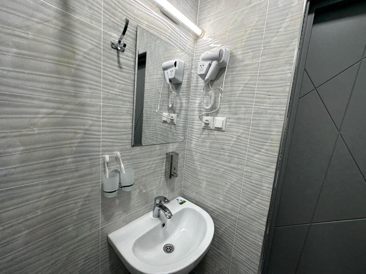 Byond Hotel & Hostel Tashkent Esterno foto