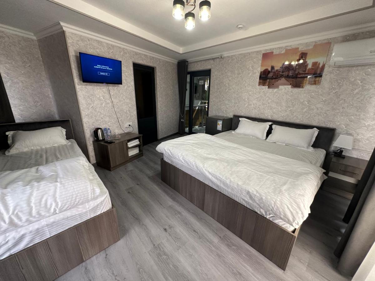 Byond Hotel & Hostel Tashkent Esterno foto