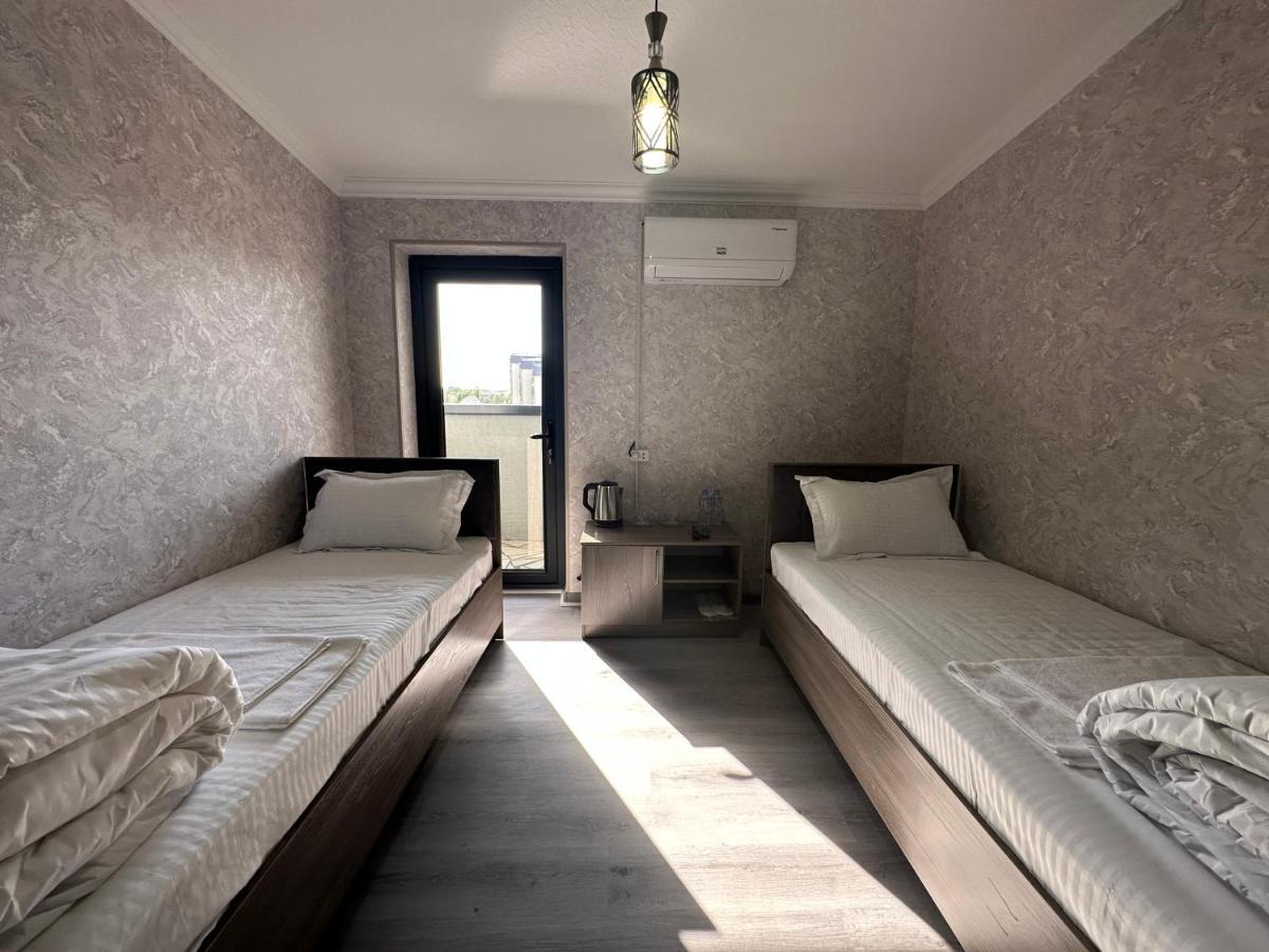 Byond Hotel & Hostel Tashkent Esterno foto