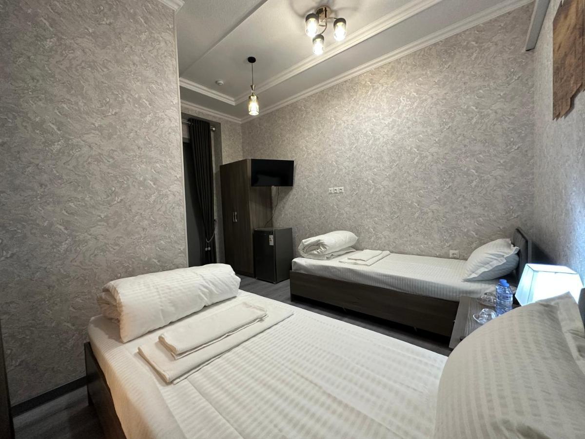 Byond Hotel & Hostel Tashkent Esterno foto